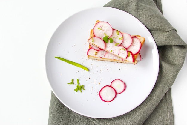 Miska čerstvého pokrmu